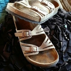 Birkenstock sandals 🌿